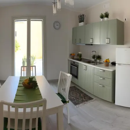 Holidays House Il Carrubo Holiday home