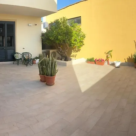 Holidays House Il Carrubo